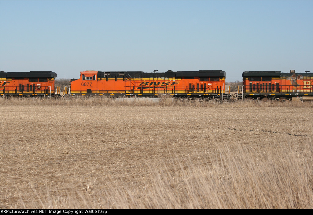 BNSF 6877